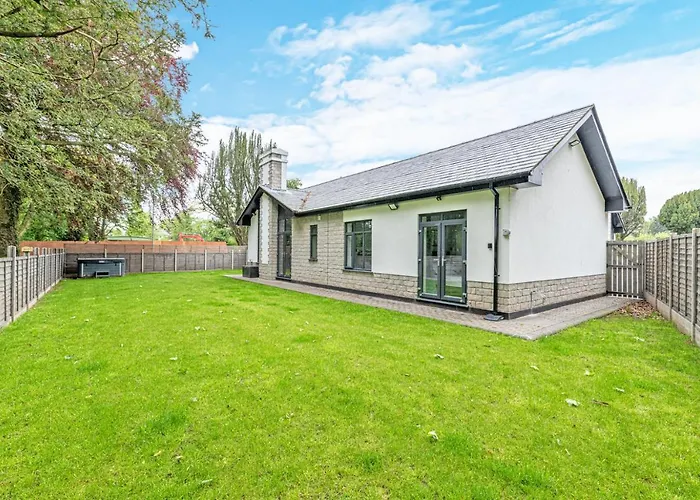 Dom wakacyjny Family And Dog Friendly Luxury 3 Bed - With Hot Tub *