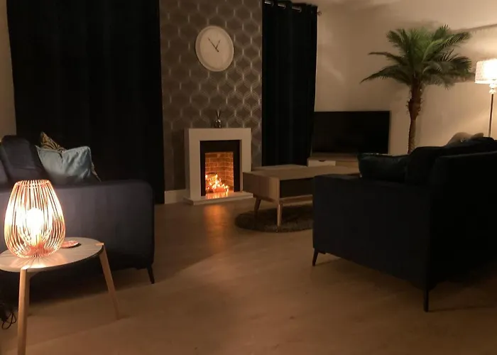 Family And Dog Friendly Luxury 3 Bed - With Hot Tub *