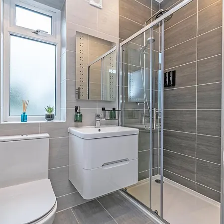 Family And Dog Friendly Luxury 3 Bed - With Hot Tub