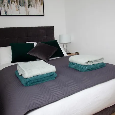 Family And Dog Friendly Luxury 3 Bed - With Hot Tub Feriehus