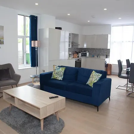 Family And Dog Friendly Luxury 3 Bed - With Hot Tub Feriehus