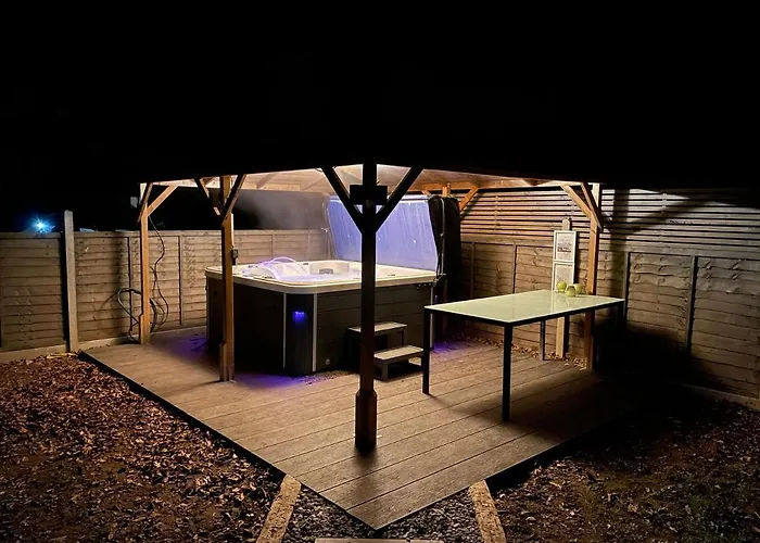 Family And Dog Friendly Luxury 3 Bed - With Hot Tub Дом отдыха *