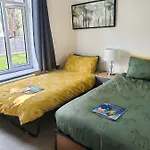 Family And Dog Friendly Luxury 3 Bed - With Hot Tub *